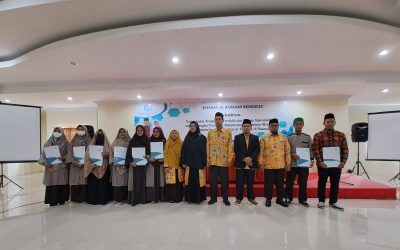 Penghargaan kepada Guru Berprestasi serta Guru dan Karyawan Pembimbing Siswa Berprestasi di Al Hasanah Bengkulu